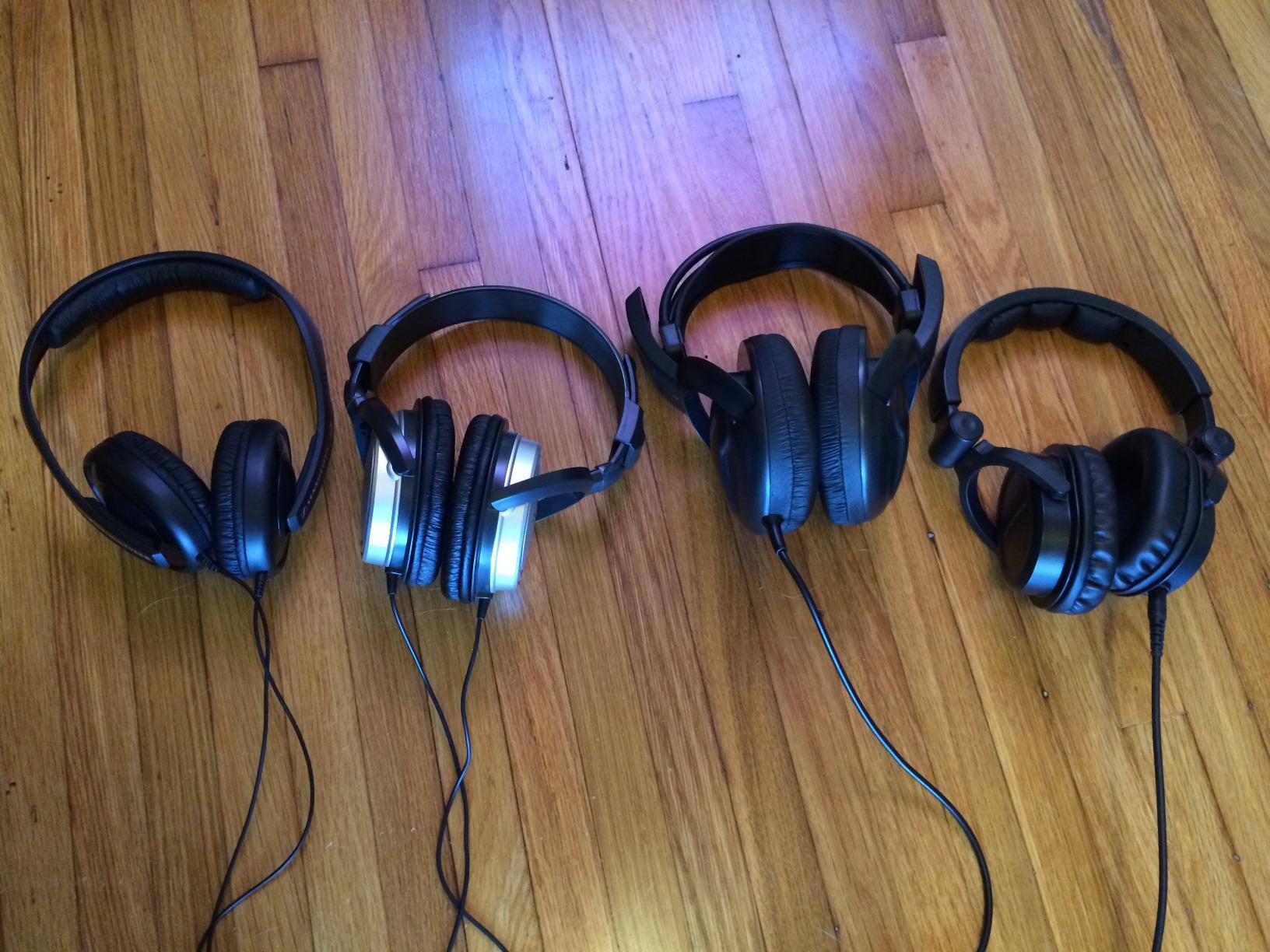 Koss UR20 Over-Ear Headphones, Sling Headband, Black, Wired 3.5mm Plug customer photo 2