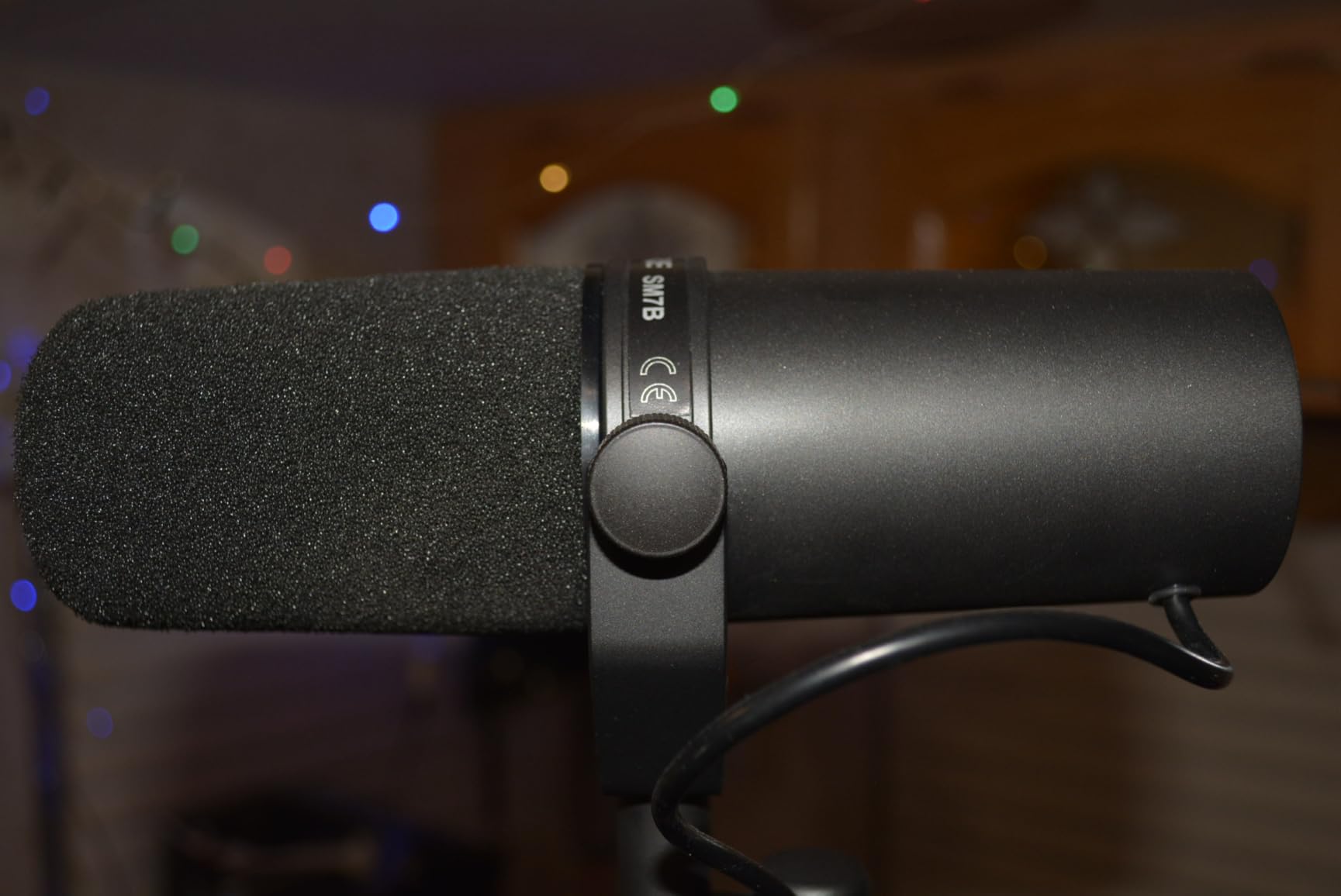 Shure SM7B Dynamic Vocal Microphone for Podcasting & Streaming customer photo 2