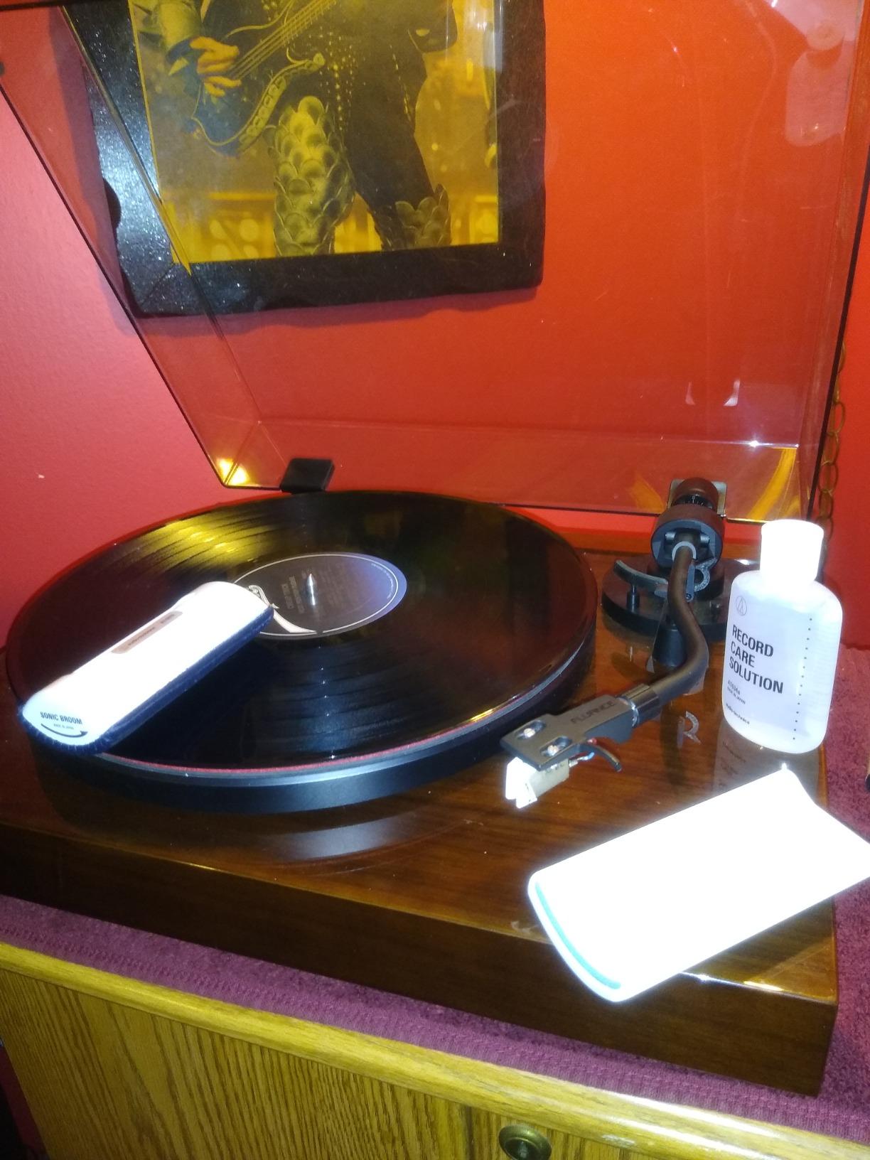 Audio-Technica AT6012 Record Care Kit with Record Care Solution, Brush Pad, Storage Base, and Adhesive Tape customer photo 1