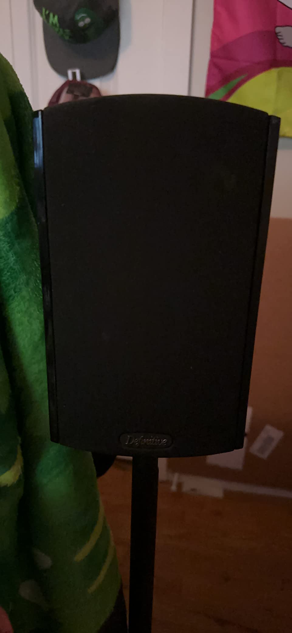 Definitive Technology ProMonitor 1000 2-Way Satellite or Bookshelf Speaker for Home Theater Speaker/Surround Sound System (Single, Black) customer photo 2