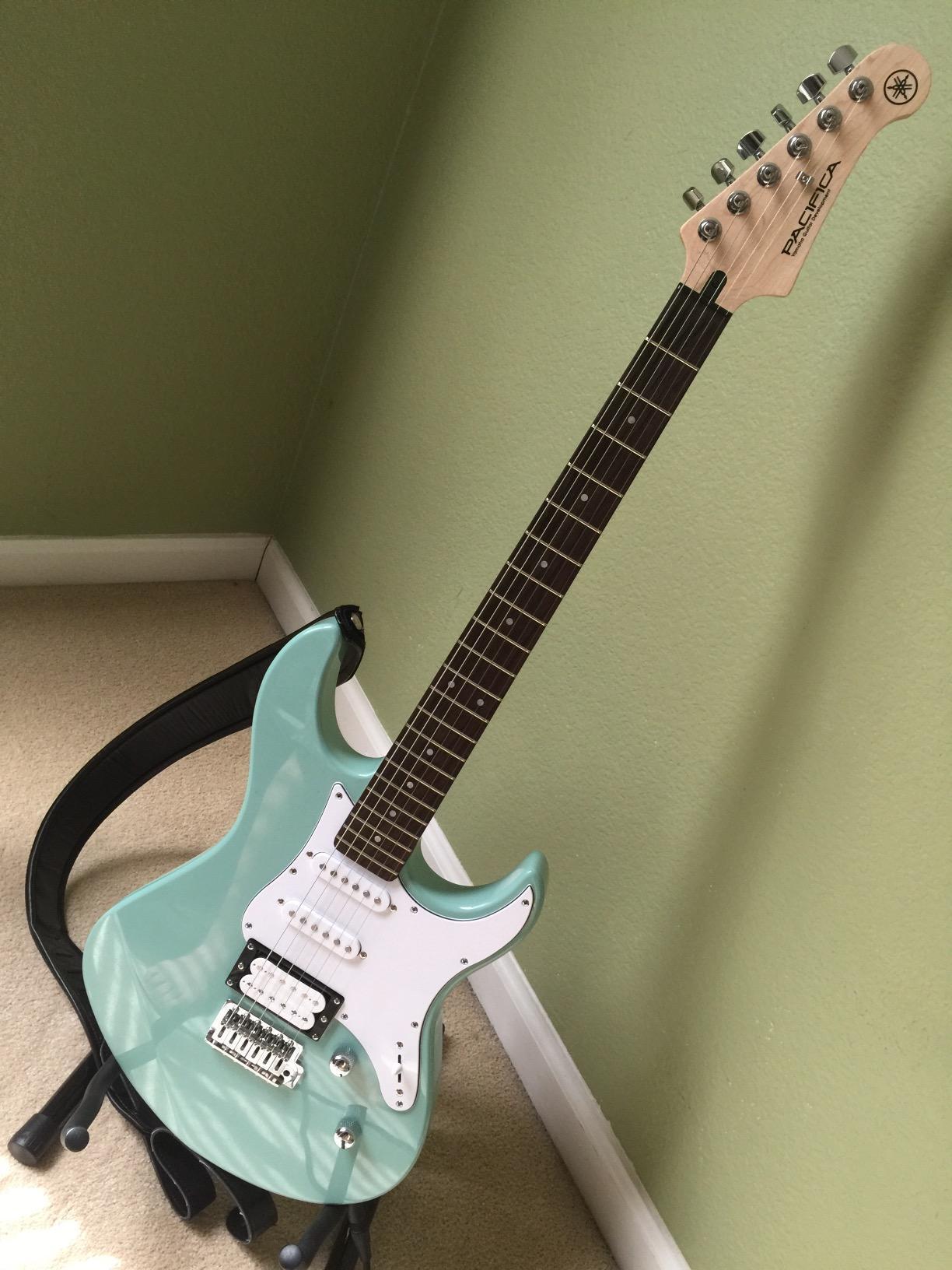 Yamaha Pacifica Series PAC112V Electric Guitar; Black customer photo 2