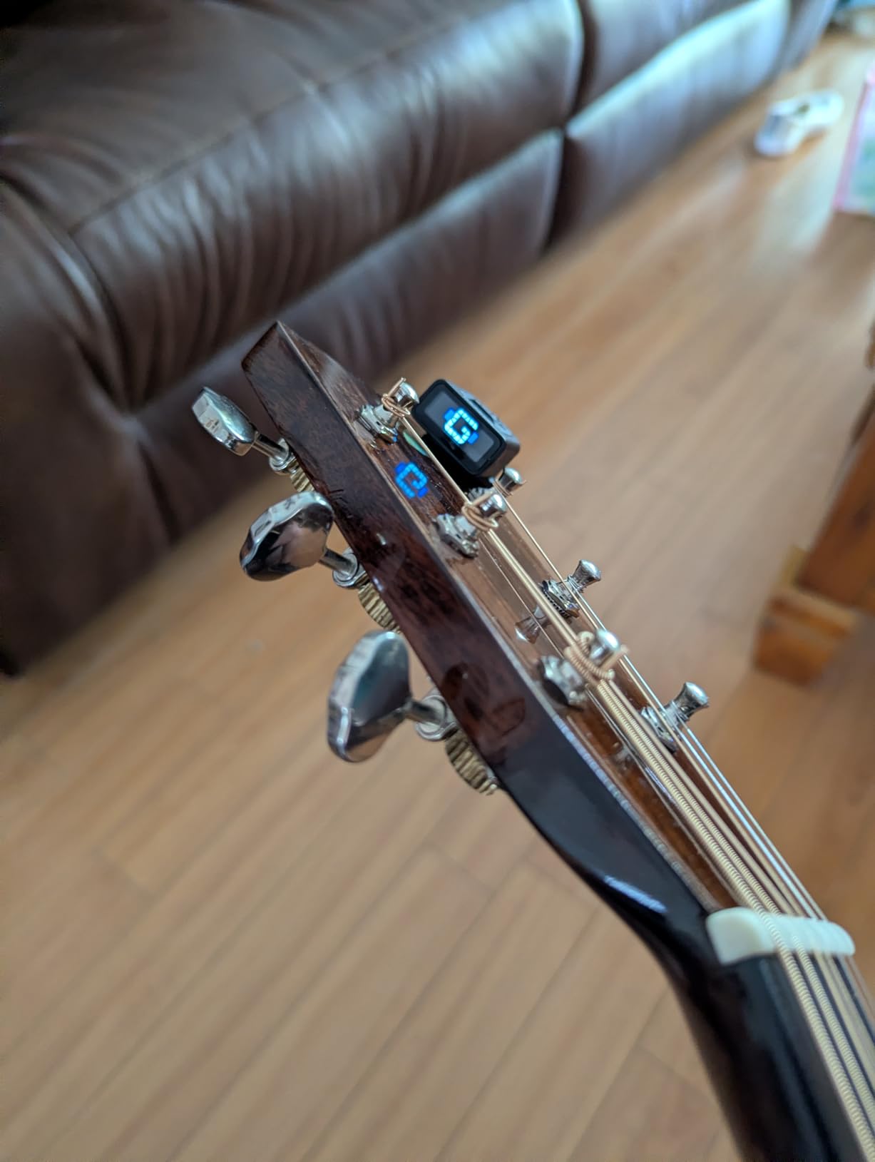 D'Addario Micro Headstock Tuner, 1 Pack | Fast, accurate tuning with a compact design and clear display customer photo 2