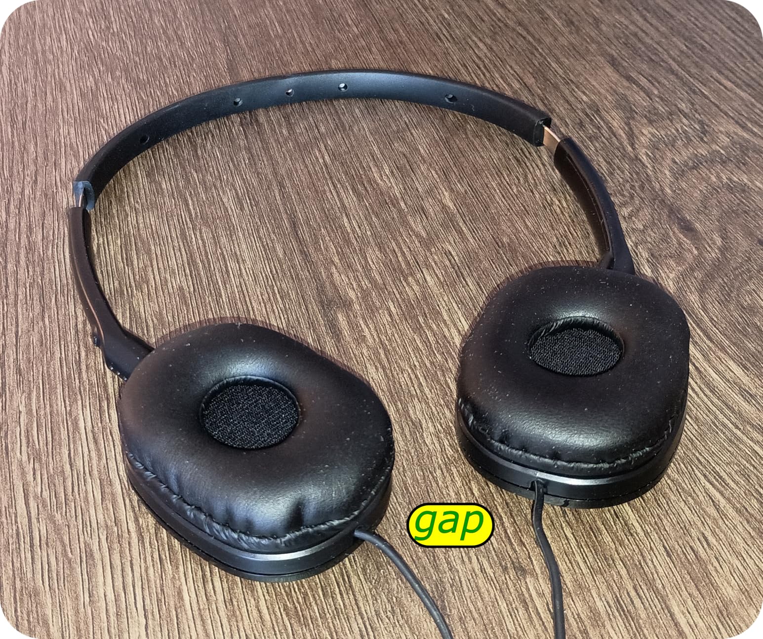 JVC Flats On-Ear Wired Headphones - Flat Foldable Design - 30mm Driver for Powerful Sound - Soft Ear-Pads for Comfort - Steel Headband - Lightweight & Portable - PC/Laptop/Gaming - 3.5mm Slim Plug customer photo 1
