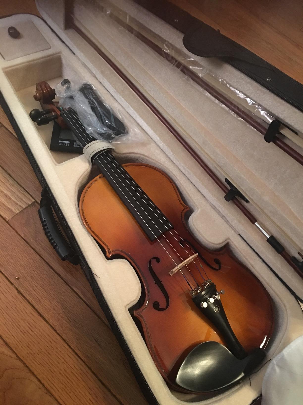 Cecilio 4/4 Violin Solidwood Violin with Strings, Bow, Rosin, Tuner, Shoulder Rest & Lesson Book customer photo 1