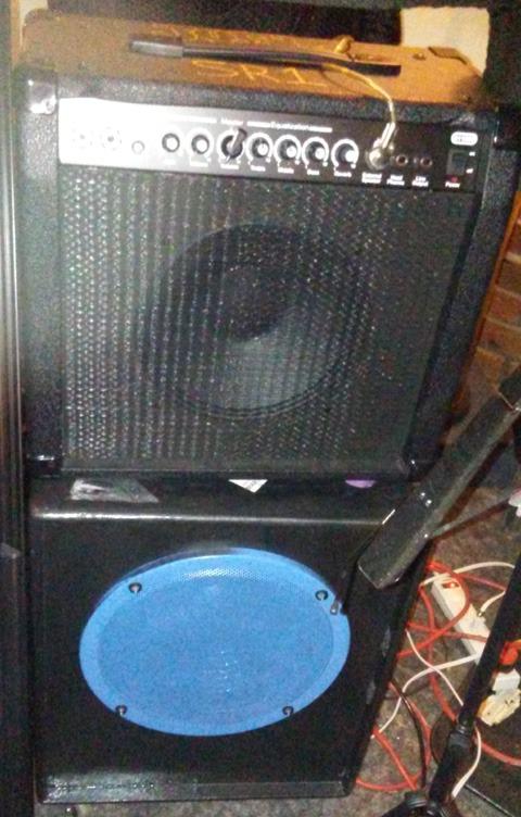 Monoprice 1x10 Guitar Combo Amplifier - Black 40-Watt, Spring Reverb, 10-Inch 4-Ohm Speaker customer photo 1