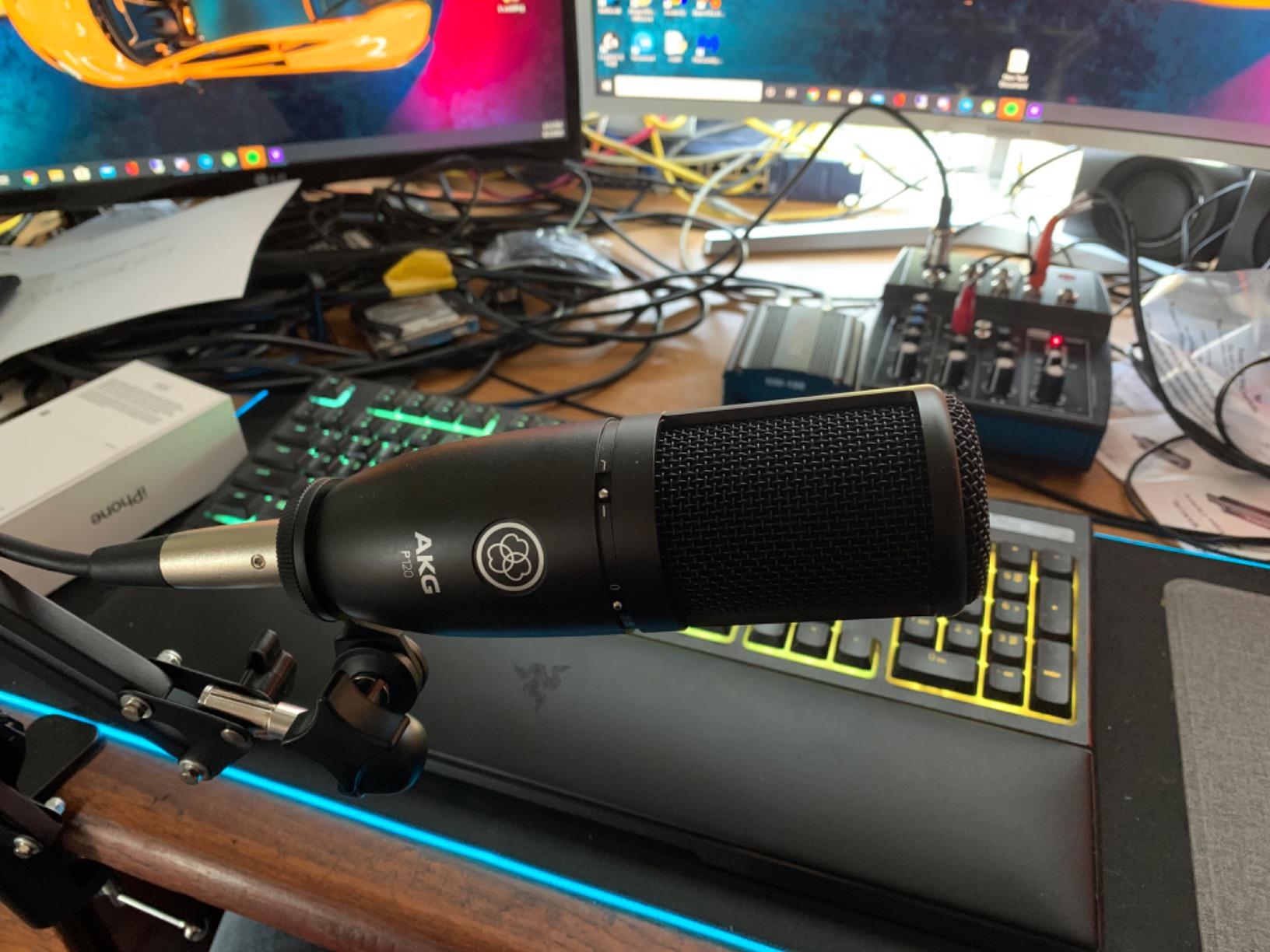 AKG Pro Audio P120 - Affordable 2/3-Inch Diaphragm Condenser Microphone for Clear Vocals & Instruments. Studio Recording or Live. XLR Connector. Black customer photo 2