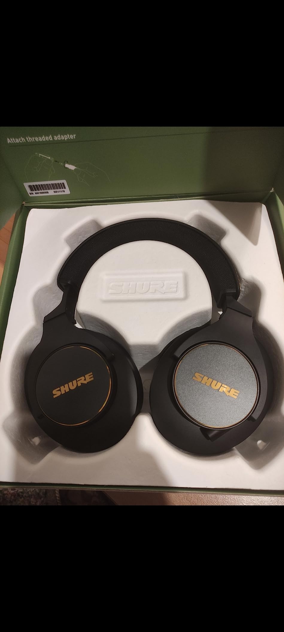 Shure SRH840A Over-Ear Wired Studio Monitoring Headphones | Closed-back headphones with tailored frequency response and detailed sound for critical listening and monitoring customer photo 1