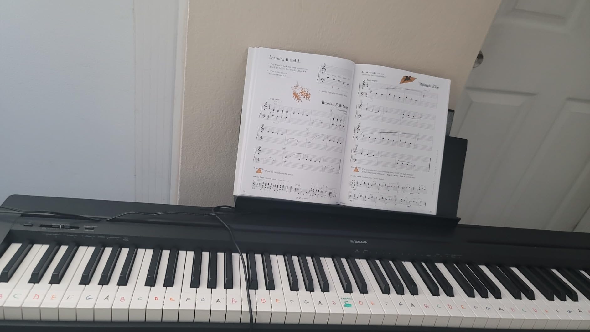Yamaha 88-Key Weighted Portable Digital Piano Keyboard with Music Rest, Sustain Foot Switch, Built-in Speakers, USB Connectivity, Black (P45B) customer photo 2