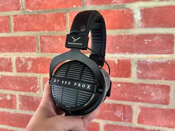 beyerdynamic DT 990 Pro (250 Ohm), Open-Back Studio Headphones, Black customer photo 1