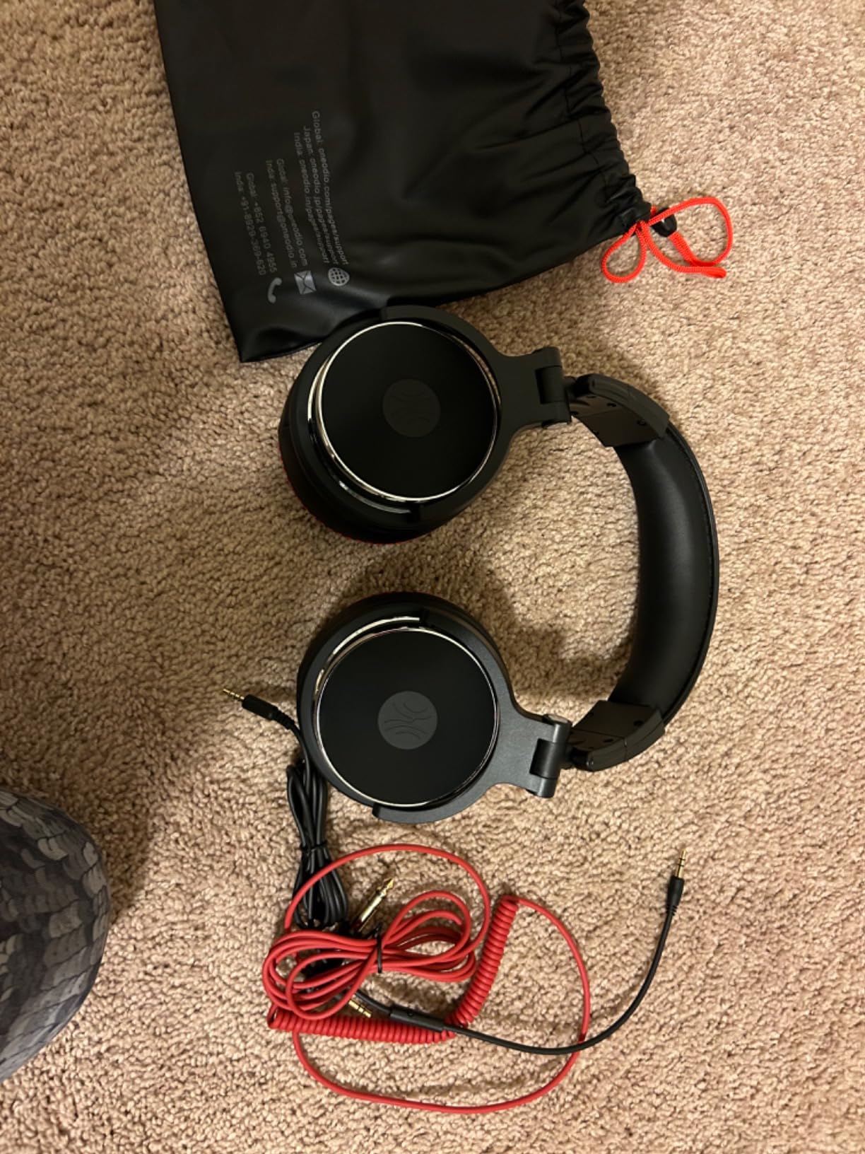 OneOdio Hi-Res Over Ear Headphones for Studio Monitoring and Mixing, Pro-50 Black customer photo 1