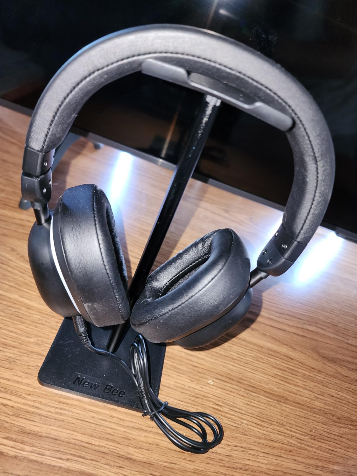 New Bee Headphone Stand Headset Holder Earphone Stand customer photo 1