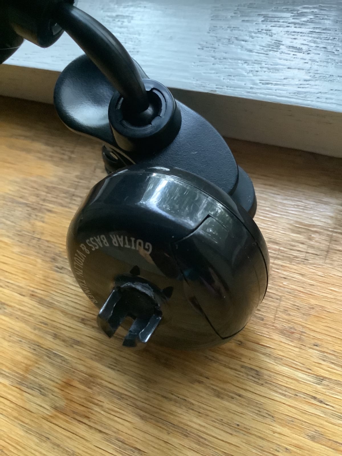 Snark SN5X Clip-On Chromatic Tuner for Guitar, Bass and Violin customer photo 1