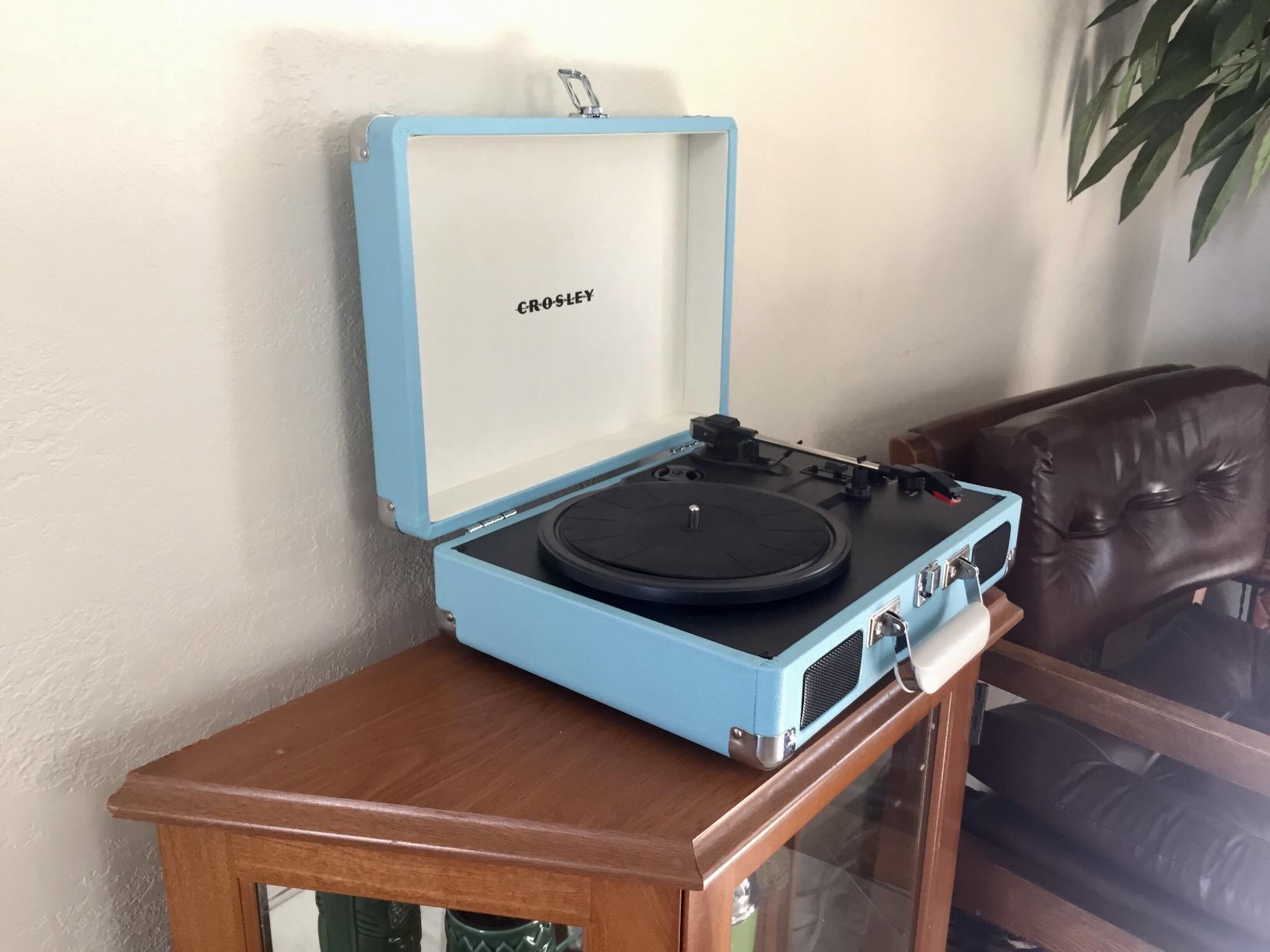 Crosley CR8005D-TU Cruiser Deluxe Vintage 3-Speed Bluetooth Suitcase Vinyl Record Player Turntable, Aqua customer photo 1