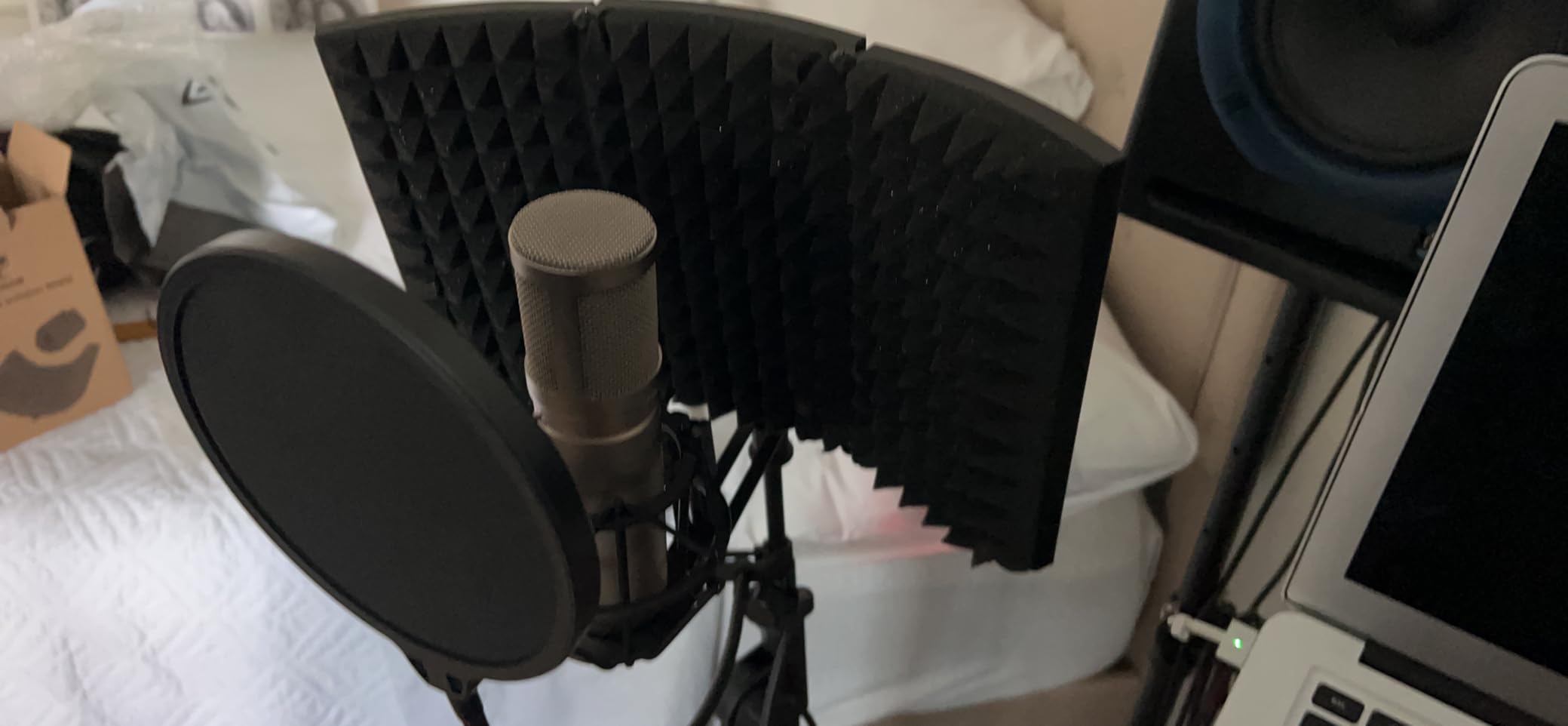 Aokeo Professional Microphone Pop Filter Mask Shield For Blue Yeti and Any Other Microphone, Mic Dual Layered Wind Pop Screen With Flexible 360 Gooseneck Clip Stabilizing Arm customer photo 1