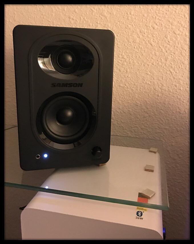 SAMSON MediaOne M30 Powered Studio Monitors (Pair) customer photo 1
