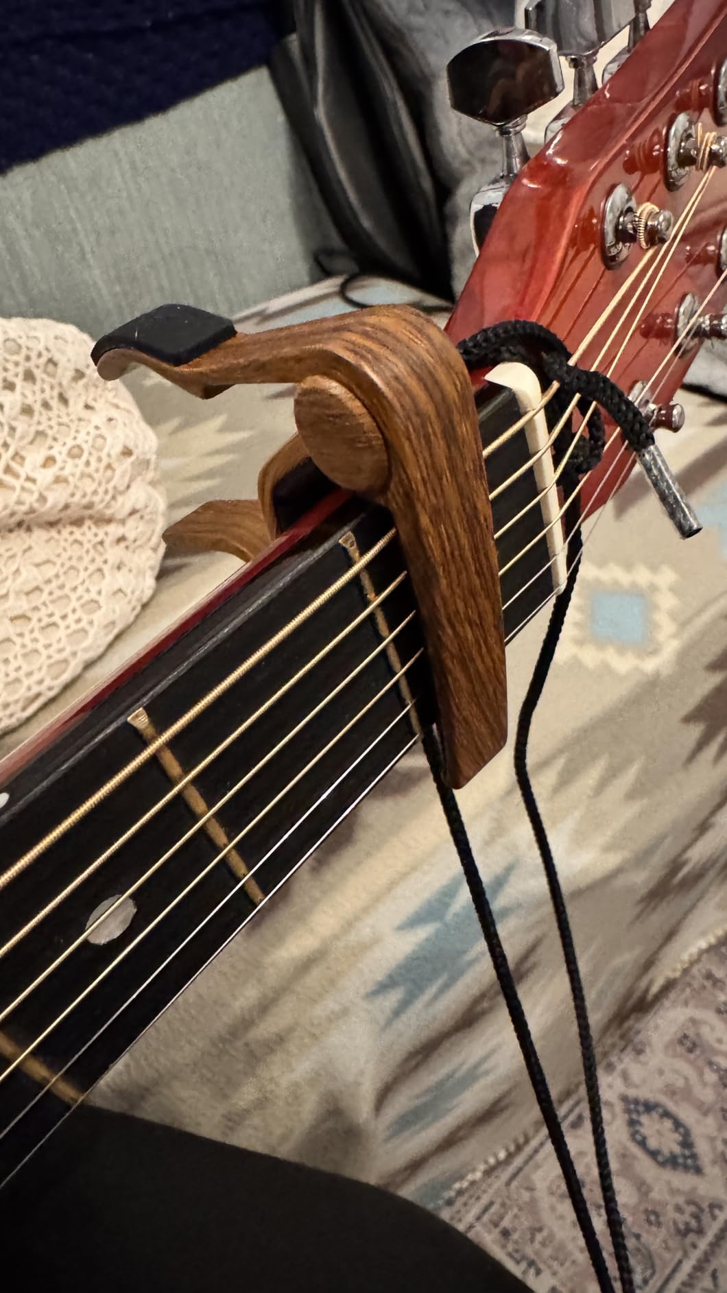 WINGO Guitar Capo for Acoustic Electric Guitars-Rosewood Color with 5 Picks customer photo 2