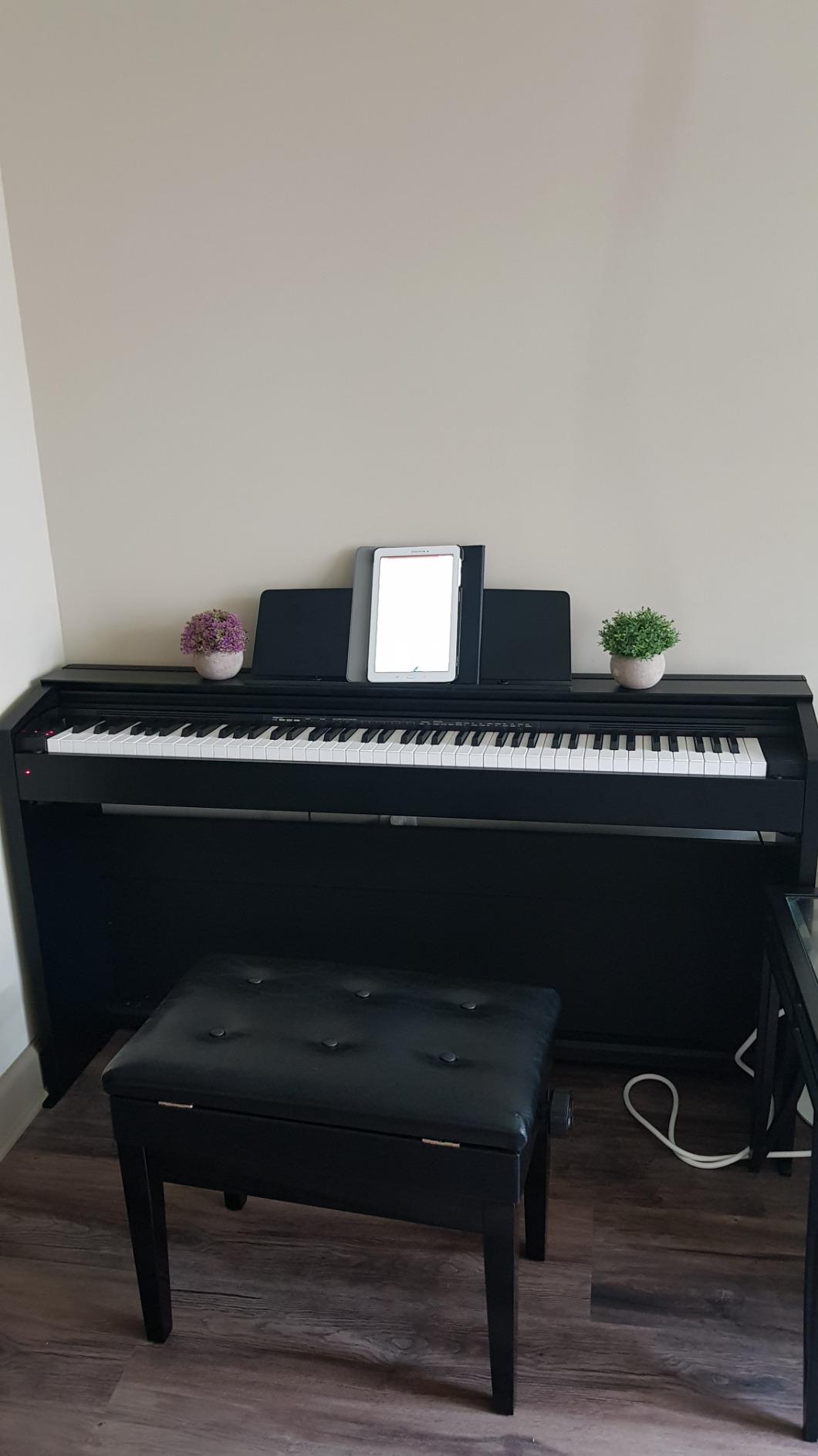 Casio Privia PX-870 – 88-Key Weighted Console Digital Piano | Tri-Sensor II Scaled Hammer Action Keys| Elegant Design | Powerful 40W 4-Speaker Sound, Concert Play, USB-MIDI customer photo 1