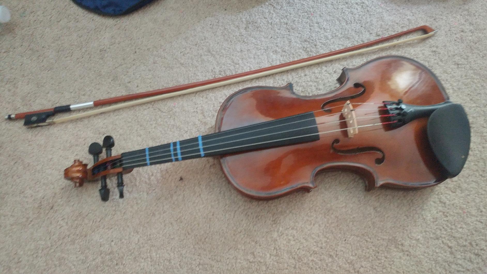 Stentor 1400A2-4/4 4-String Violin, 4/4 customer photo 2
