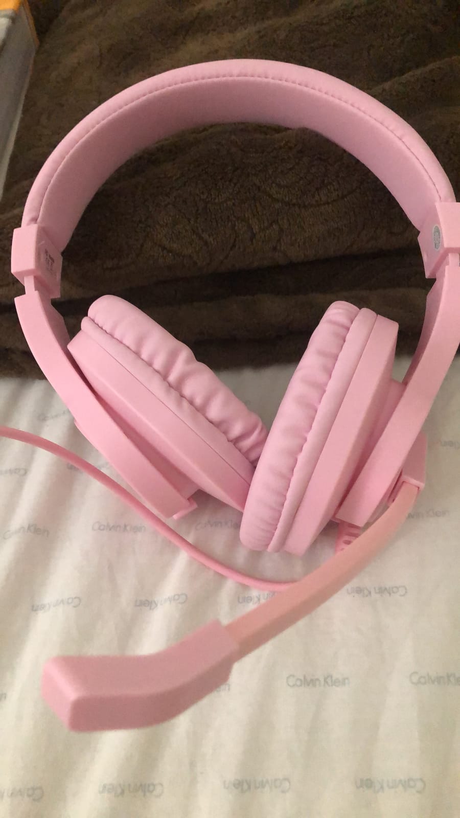 BlueFire Kids Headphones for Online School, Children, Teens, Boys, Girls, 3.5mm Stereo Over-Ear Gaming Headphone with Microphone and Volume Control for PS4, PS5, New Xbox One (Pink) customer photo 1