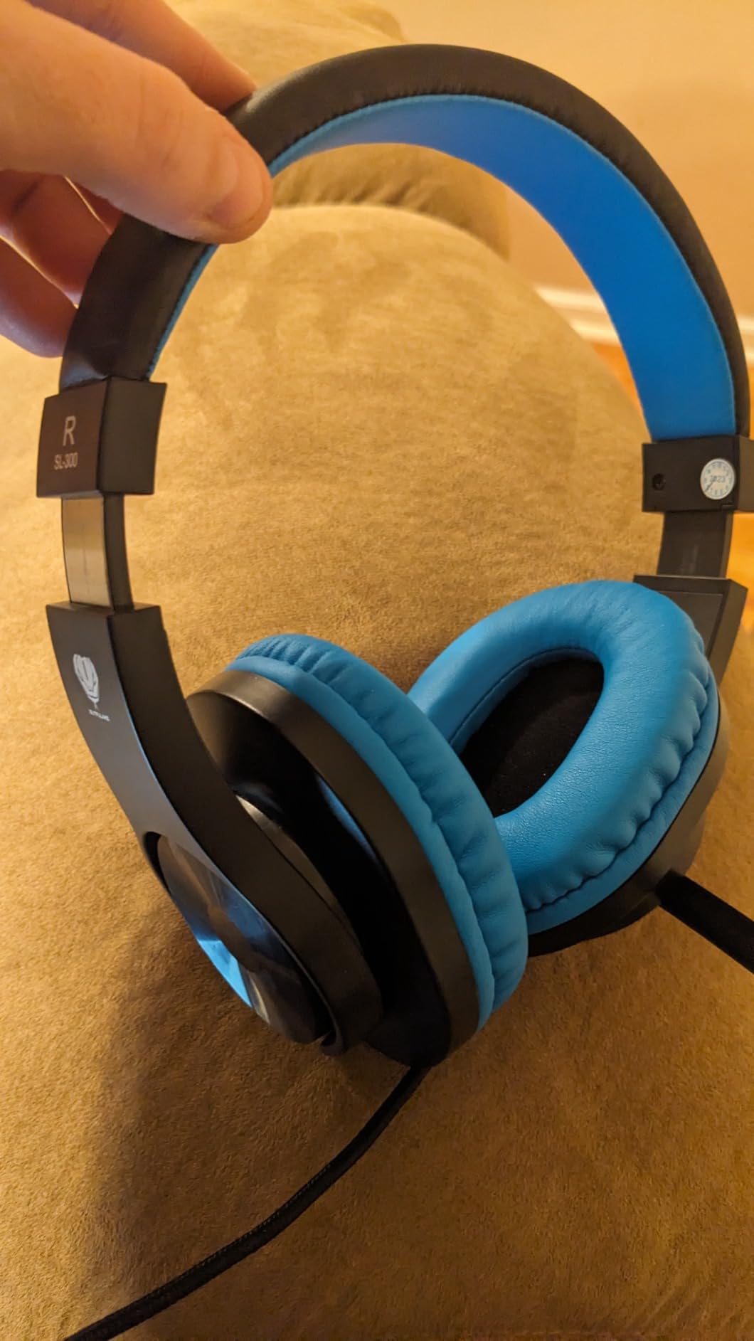 BlueFire Kids Headphones for Online School, Children, Teens, Boys, Girls, 3.5mm Stereo Over-Ear Gaming Headphone with Microphone and Volume Control for PS4, PS5, New Xbox One (Pink) customer photo 2