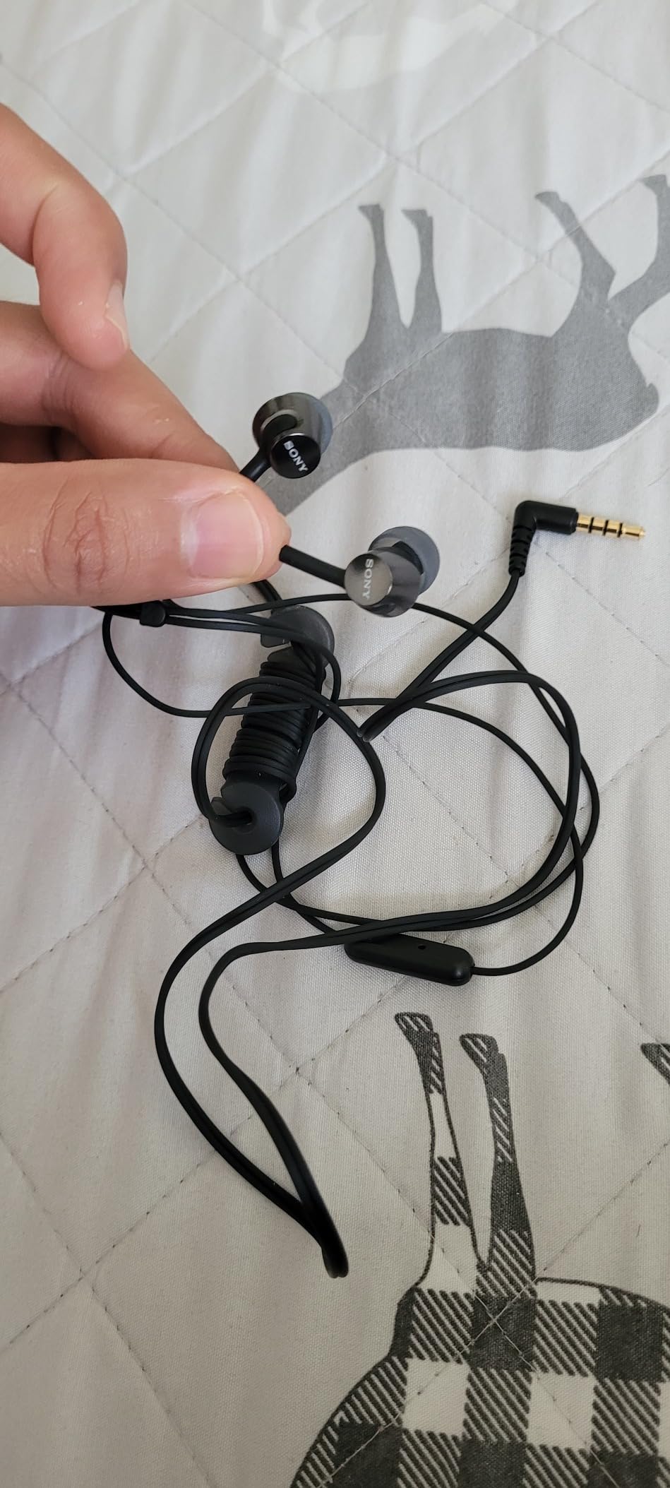 Sony MDREX155AP in-Ear Earbud Headphones with mic for Phone Call, Black customer photo 1