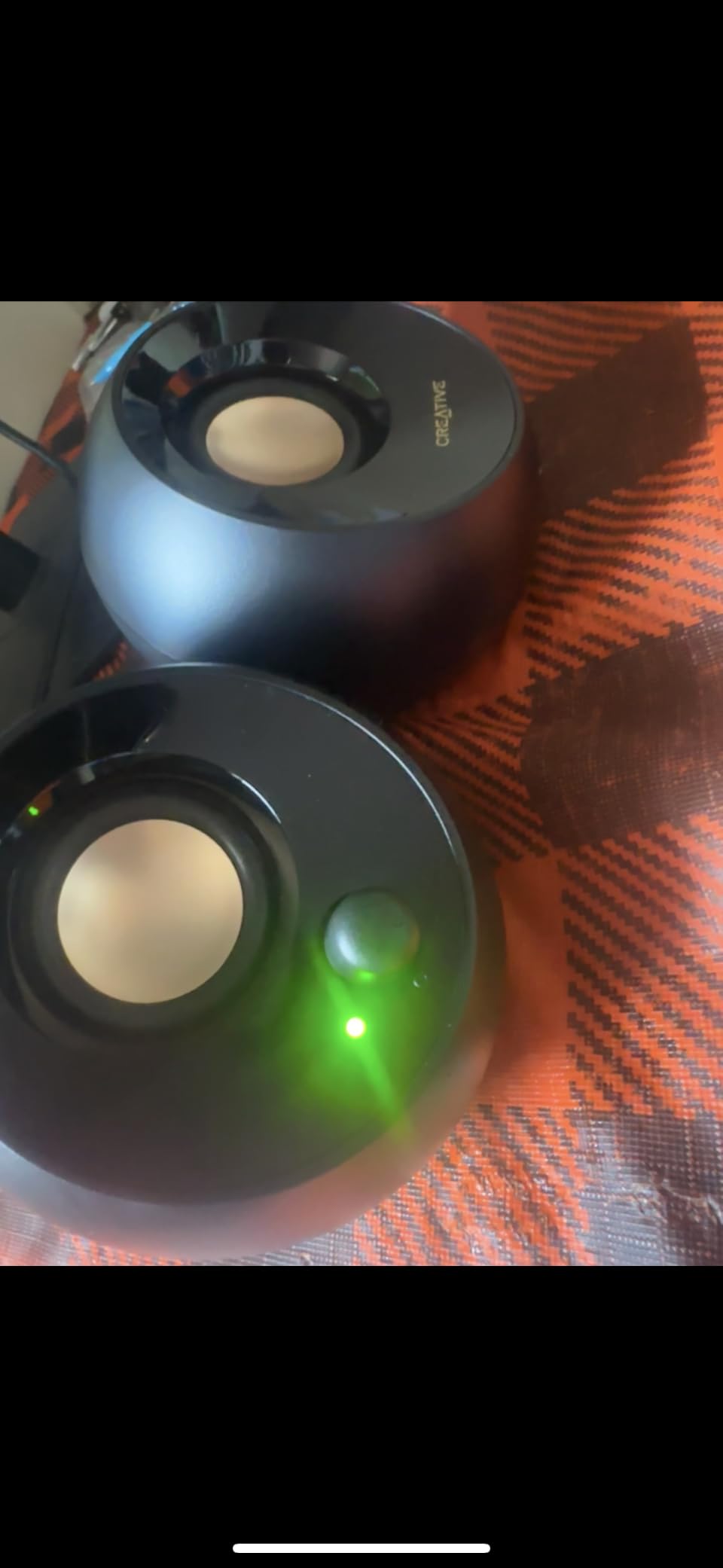 Creative Pebble, 2.0 USB Desktop Stereo Speakers for PC/Laptop, White customer photo 2