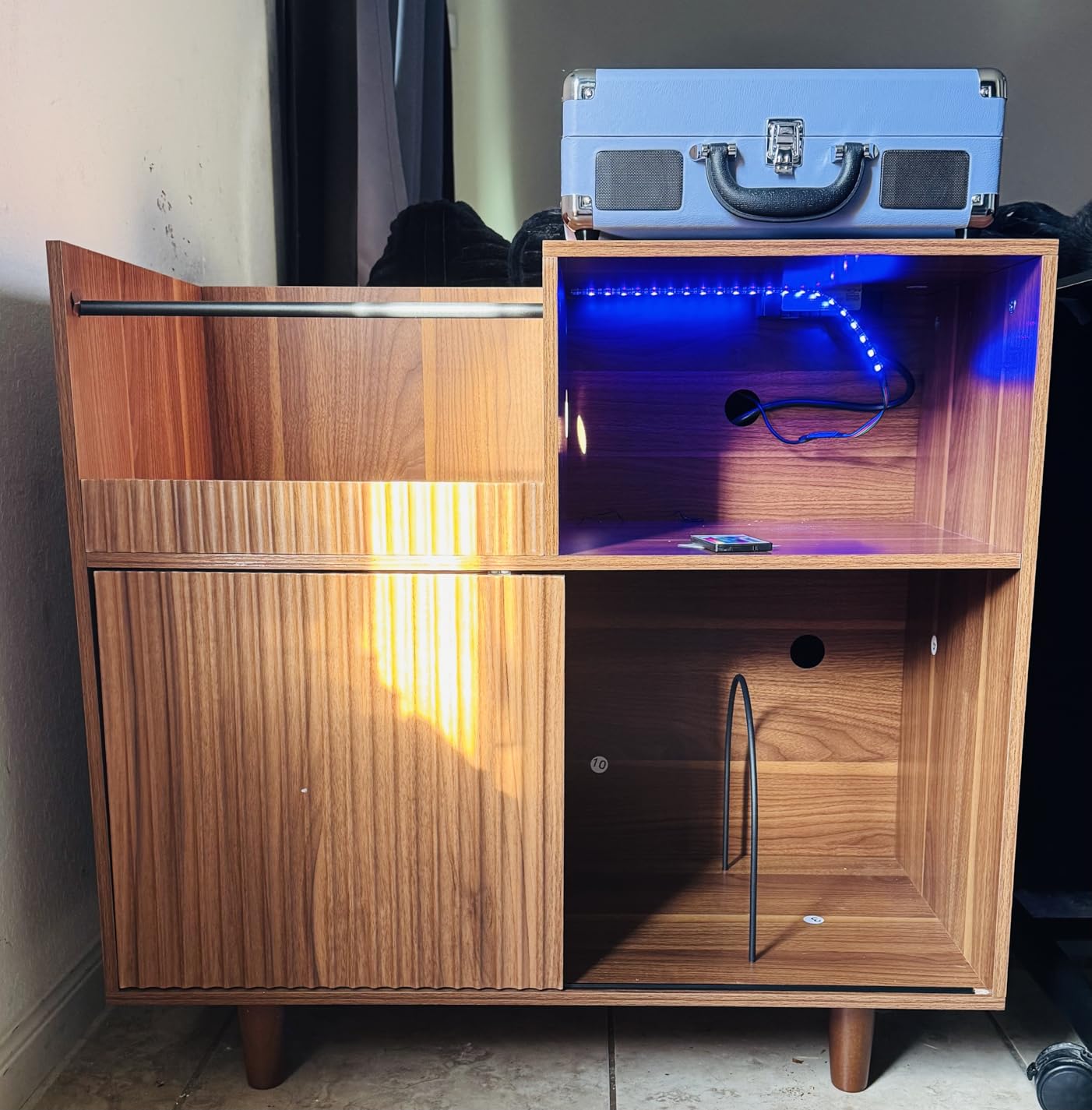 Victrola Journey - Bluetooth Suitcase Record Player - Brown customer photo 1