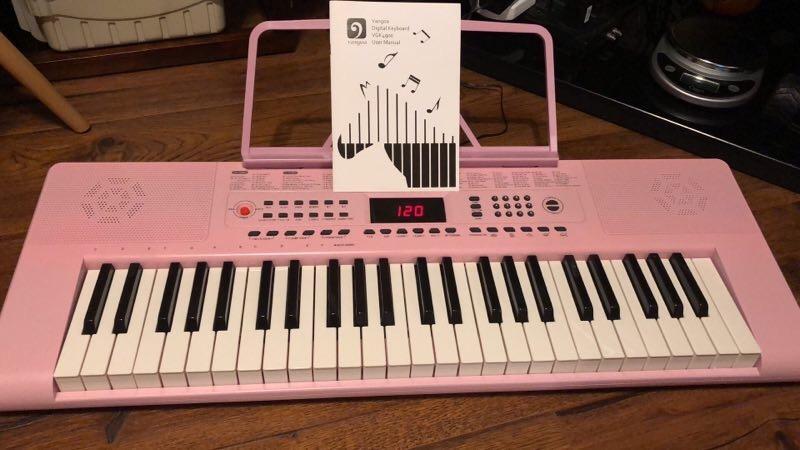 Vangoa VGK611 Electric Keyboard for Beginner, 61 Keys Portable Music Keyboard With Mini Lighted Keys, Electronic Piano for Kids, Boy, Girl, White customer photo 1