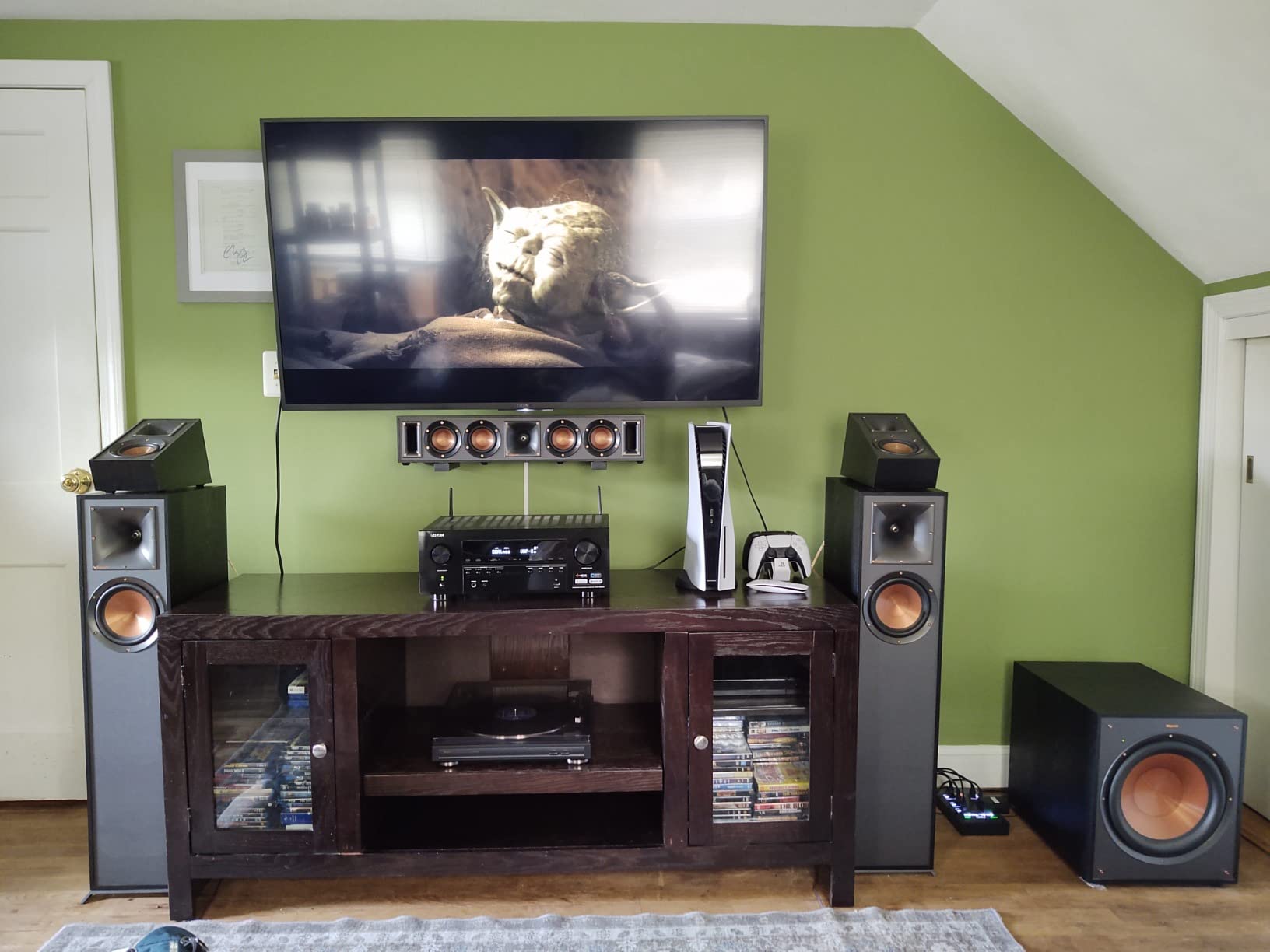 Klipsch Reference R-820F Floorstanding Speaker for Home Theater Systems with 8” Dual Woofers, Tower Speakers with Bass-Reflex via Rear-Firing Tractrix Ports in Black customer photo 2