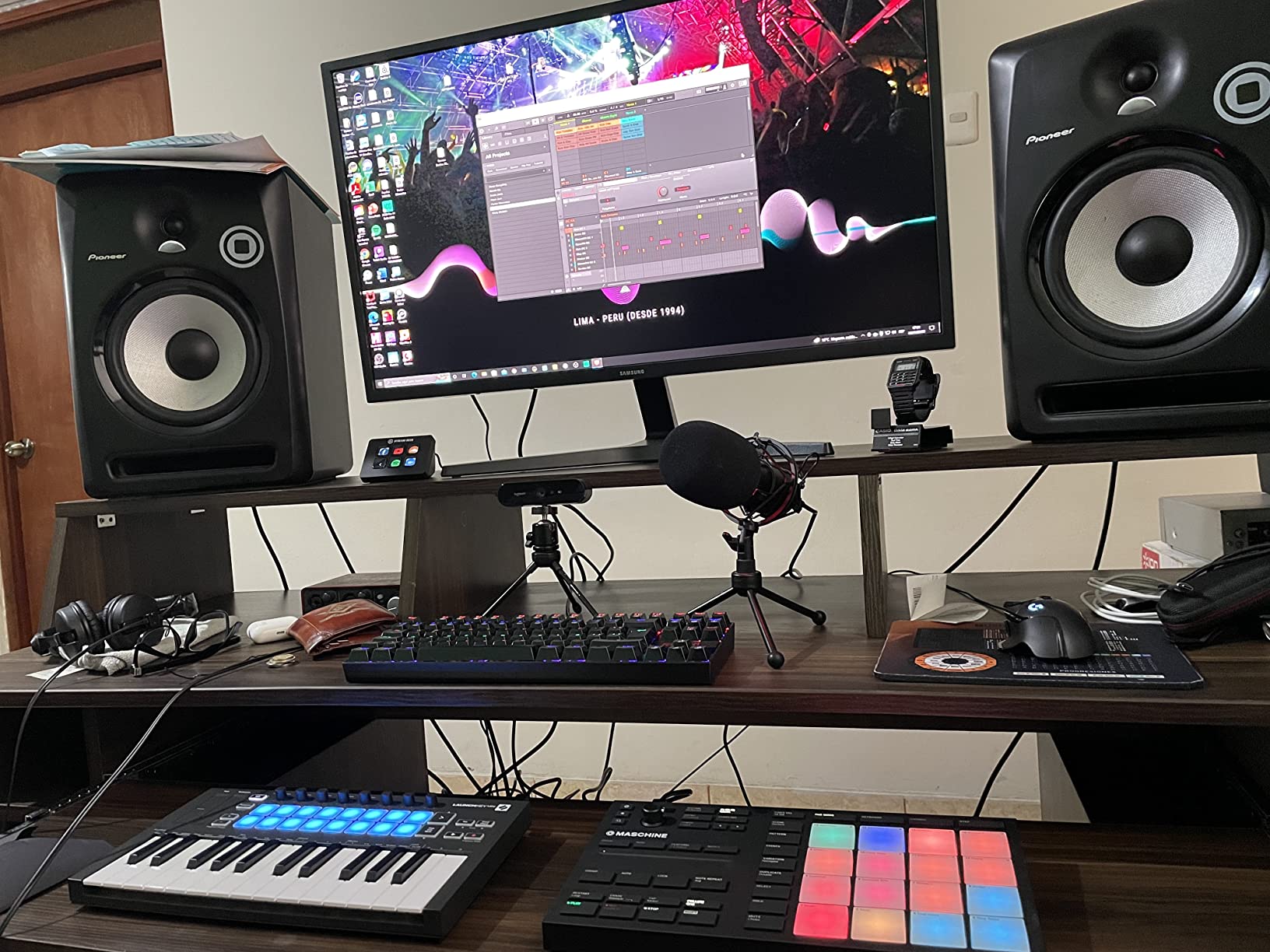Native Instruments Maschine Mikro Mk3 Drum Controller, 25707 customer photo 1