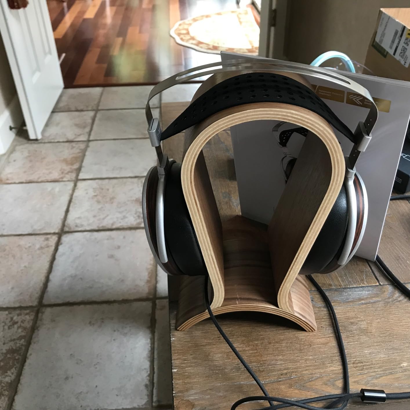 HIFIMAN HE1000se Full-Size Over Ear Planar Magnetic Audiophile Adjustable Headphone with Comfortable Earpads Open-Back Design Easy Cable Swapping customer photo 1