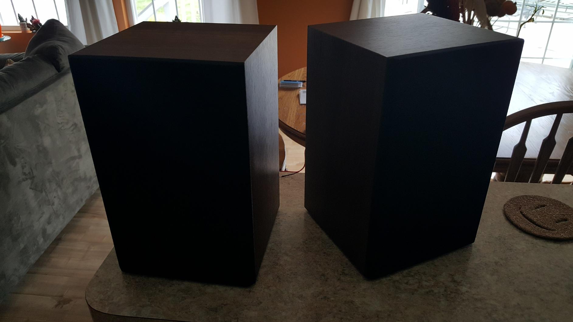 1 BY ONE Bluetooth Turntable HiFi System with 36 Watt Bookshelf Speakers customer photo 2