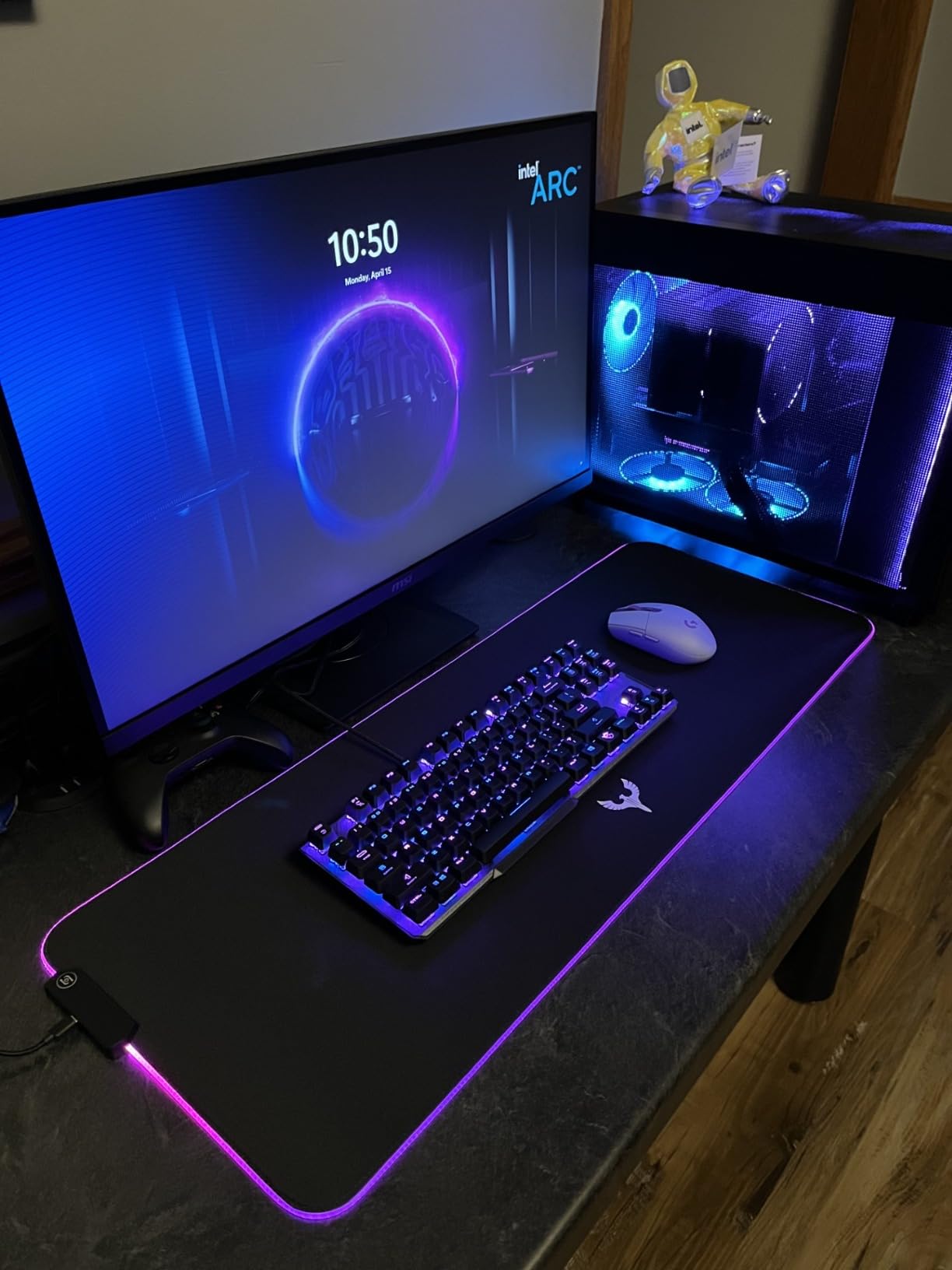 BladeHawks RGB Gaming Mouse Pad Extra Large Extended 31.5x12 Inch-Black customer photo 2