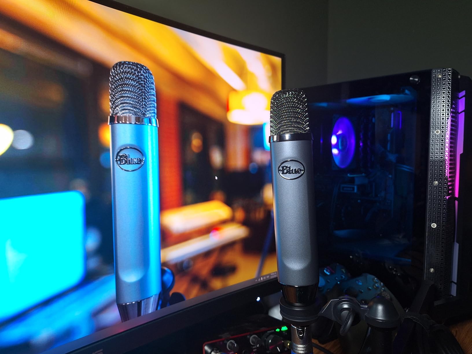 Blue Ember XLR Condenser Mic for Recording and Streaming, Custom Cardioid Capsule and Mic Stand Mount, Gray customer photo 1