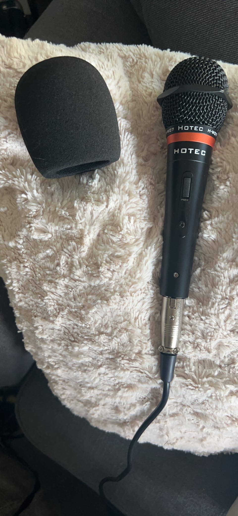 HOTEC Premium Vocal Dynamic Handheld Microphone with 19ft Detachable XLR Cable and ON/Off Switch (Metal Black) (H-W07) customer photo 1