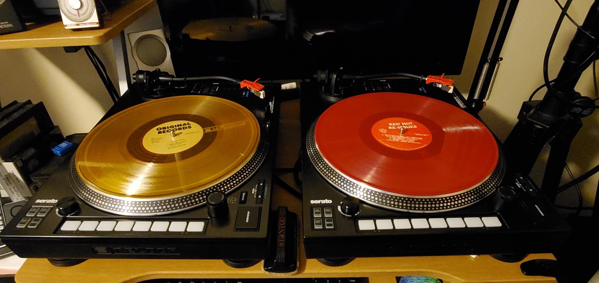 Reloop Upper Torque Hybrid Turntable Instrument RP-8000-MK2 customer photo 1