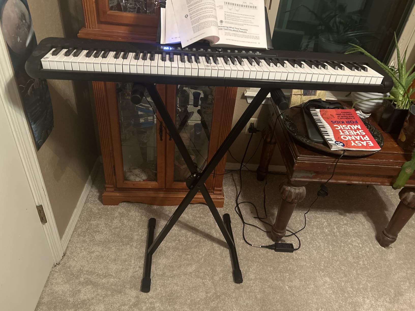 Amazon Basics Keyboard and Piano Stand, Adjustable Height, Portable Single-X-Shape, Stable Steel Construction, Black customer photo 1