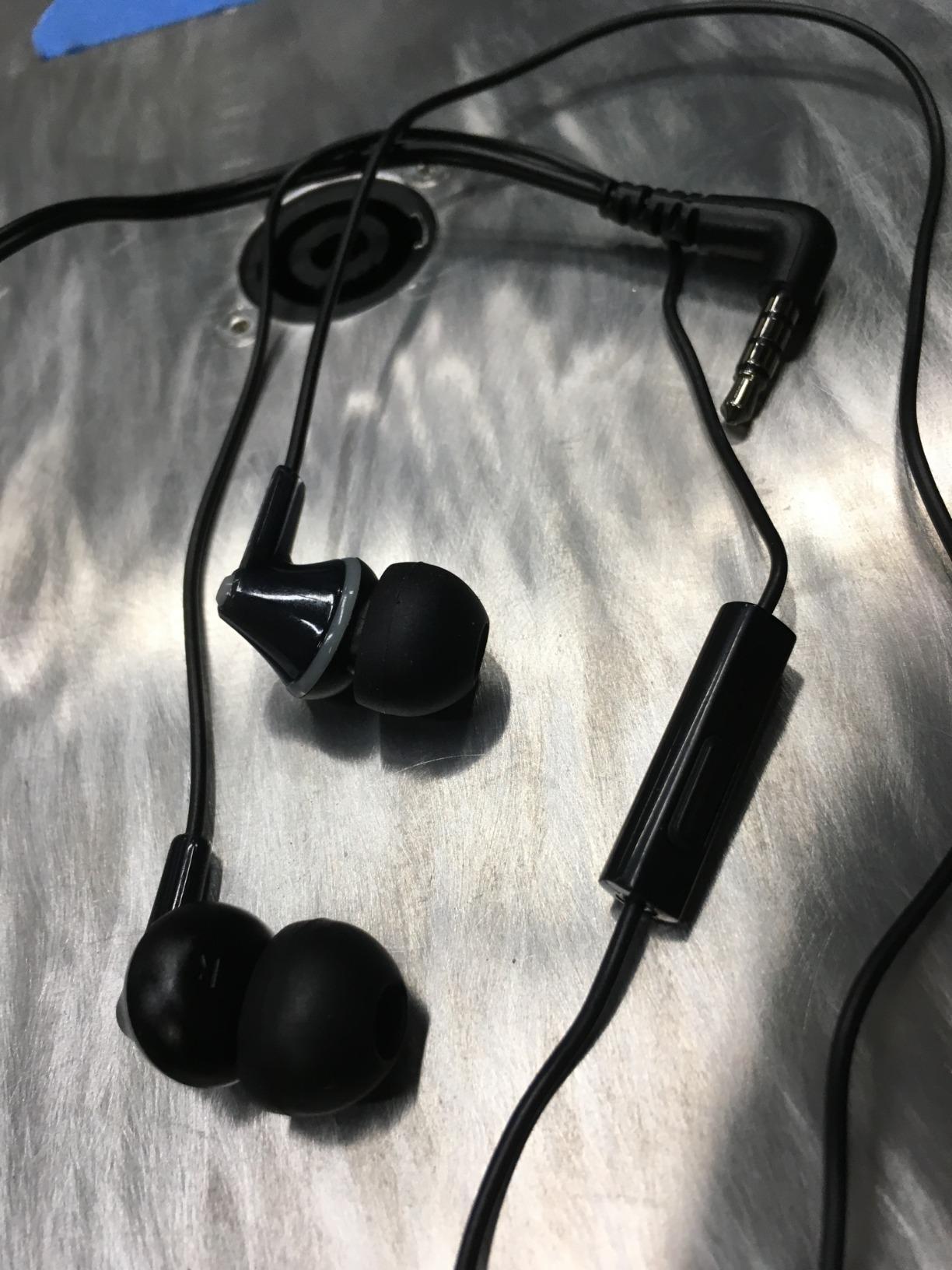 Panasonic ErgoFit Wired Earbuds with Microphone, 3.5mm Jack Headphones with Mic and Call Controller, Ergonomic Custom-Fit Earpieces (S/M/L) - RP-TCM125-KB (Matte Black/Red) customer photo 2