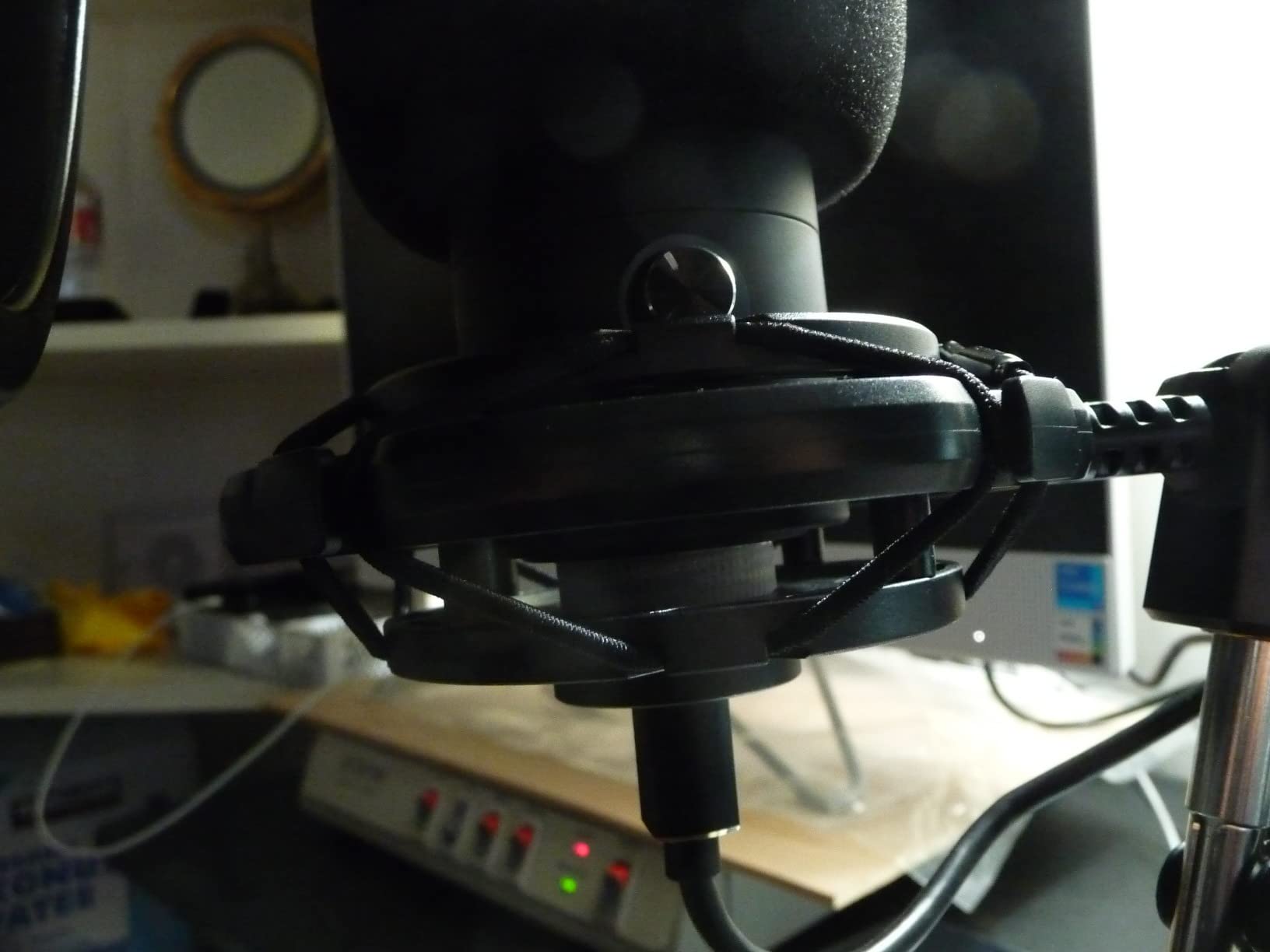 FIFINE T669 Studio Condenser USB Microphone for Recording Podcasting customer photo 2