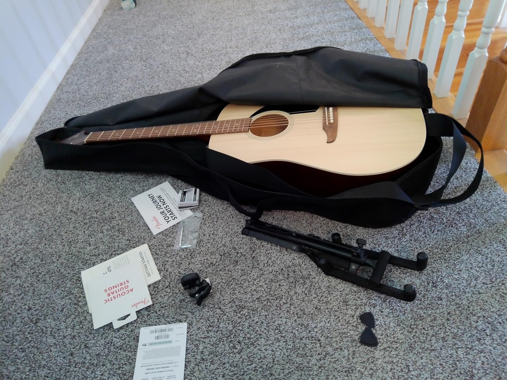 Fender California Debut Redondo Series Acoustic Guitar Starter Kit, Natural customer photo 1