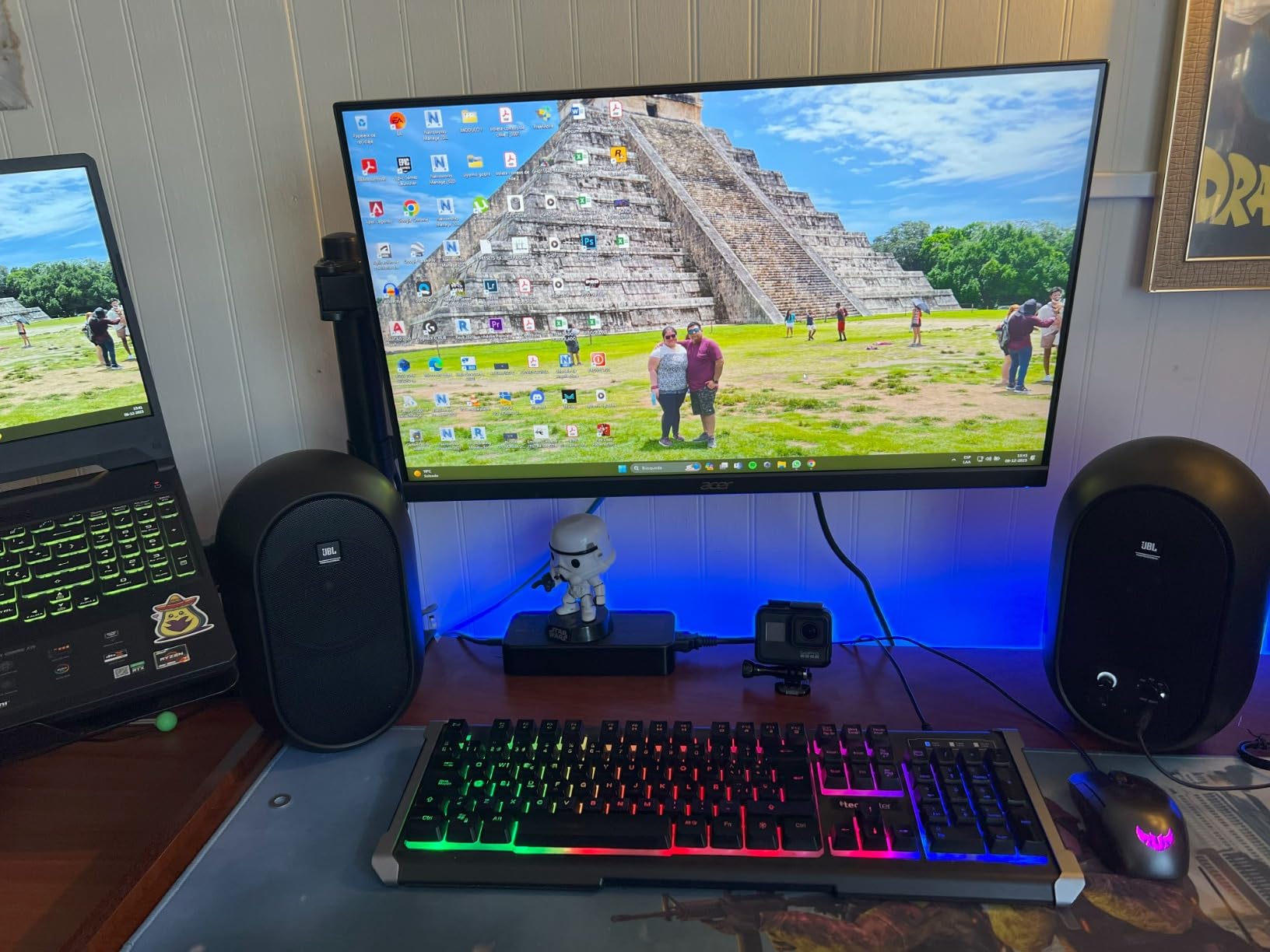 JBL Professional 1 Series 104-BT Compact Desktop Reference Monitors with Bluetooth, Black, Sold as Pair, 4.5-inch Speaker customer photo 1