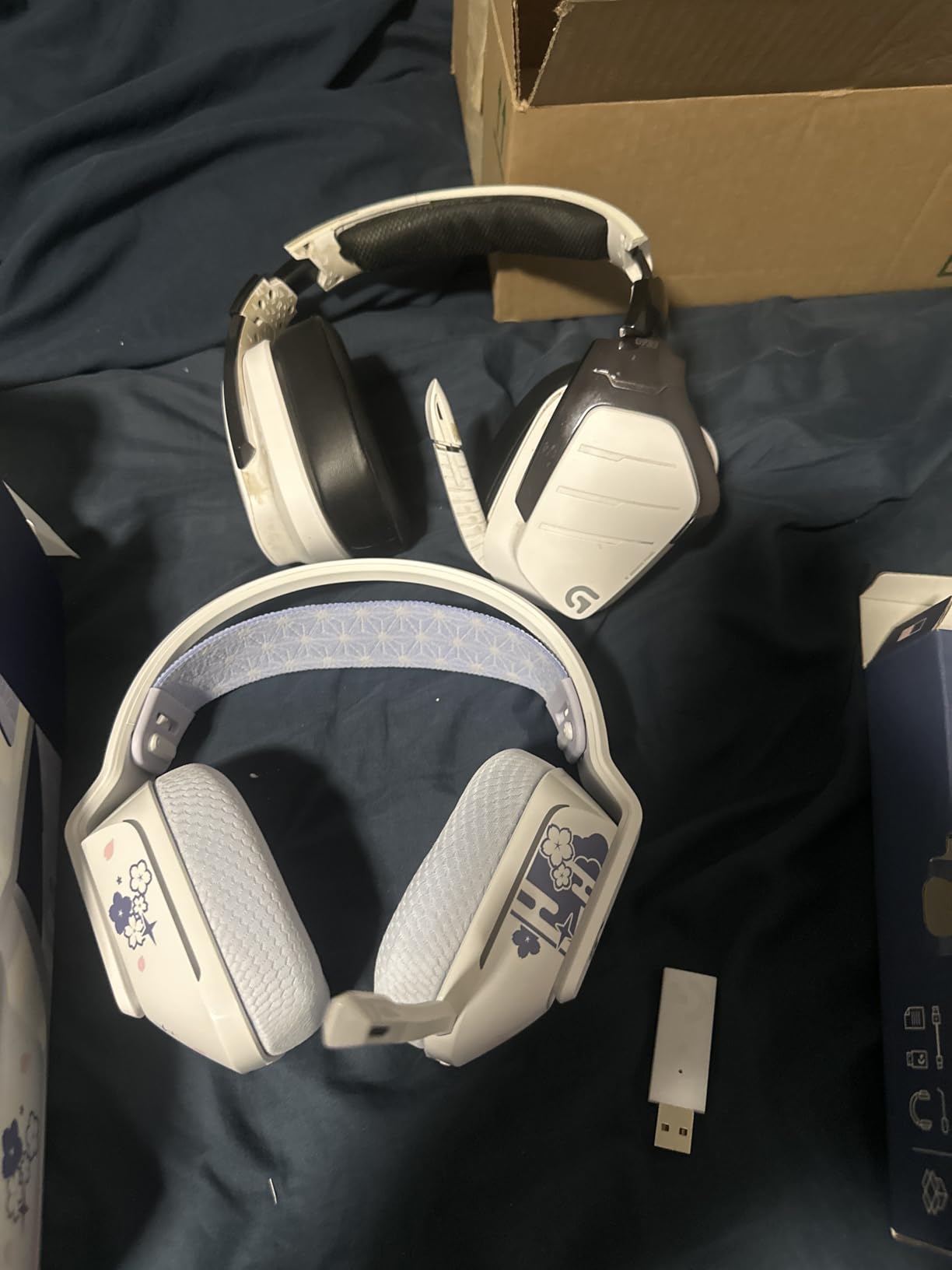 Logitech G733 Lightspeed Wireless Gaming Headset - Black customer photo 2
