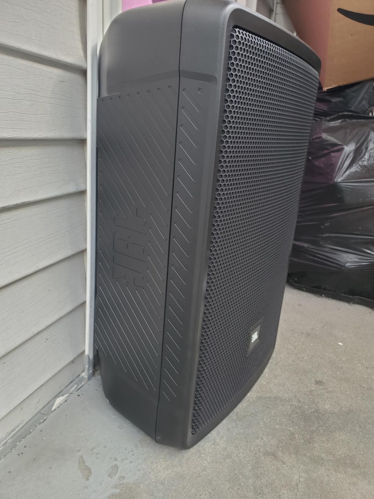 JBL Professional IRX108BT Powered PA Speaker, Portable Loudspeaker with Bluetooth, 8 Inch Woofer, 1300 Watt, Mobile DJ, Musicians, Small Venues, Ceremonies and Sports Events, Black customer photo 1