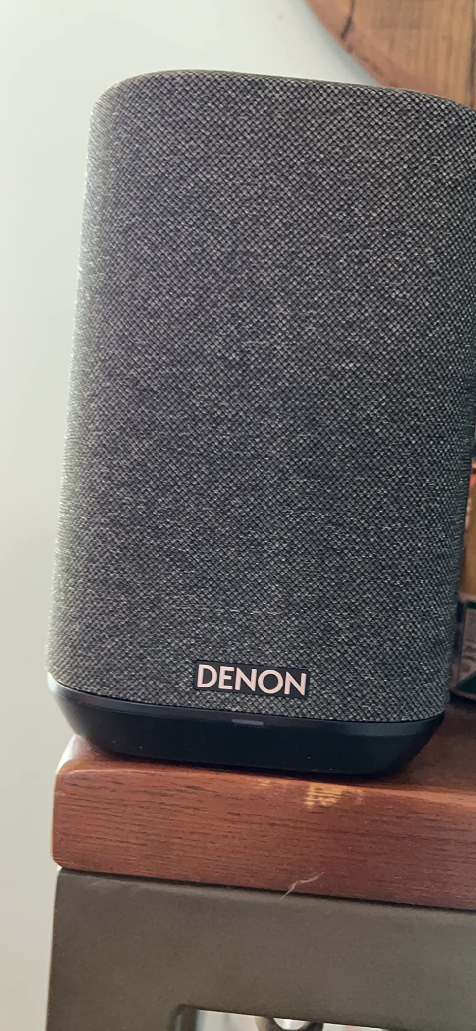 Denon Home 150 Wireless Smart Speaker – Compact Design, Wi-Fi & Bluetooth, HEOS Built-in, Alexa Built-in, Siri & AirPlay 2, Spotify Connect, Multi-Room Support, White customer photo 2