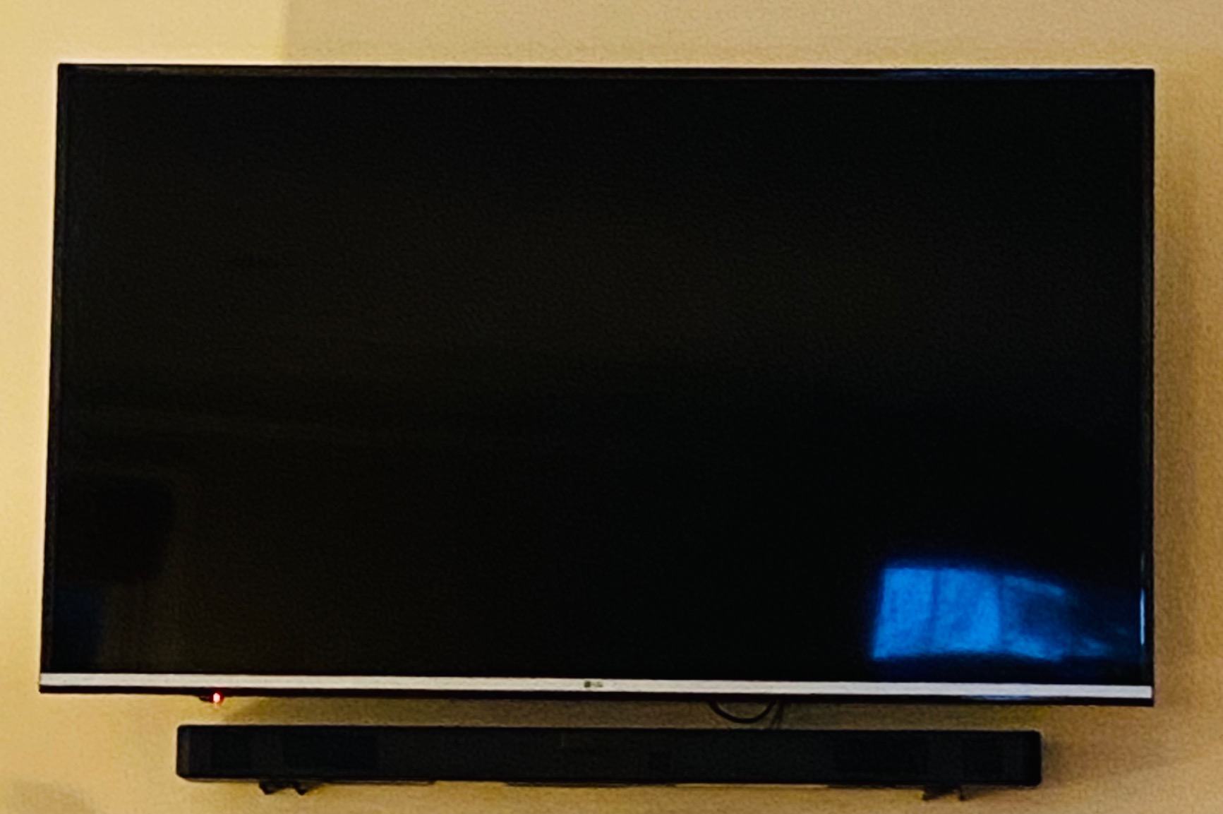 LG SN5Y Sound Bar w/Subwoofer, 2.1 ch, Power, High Res Audio, DTS Virtual: X, AI Sound Pro, Wireless Surround Sound Ready, Bluetooth Connectivity - Black customer photo 1