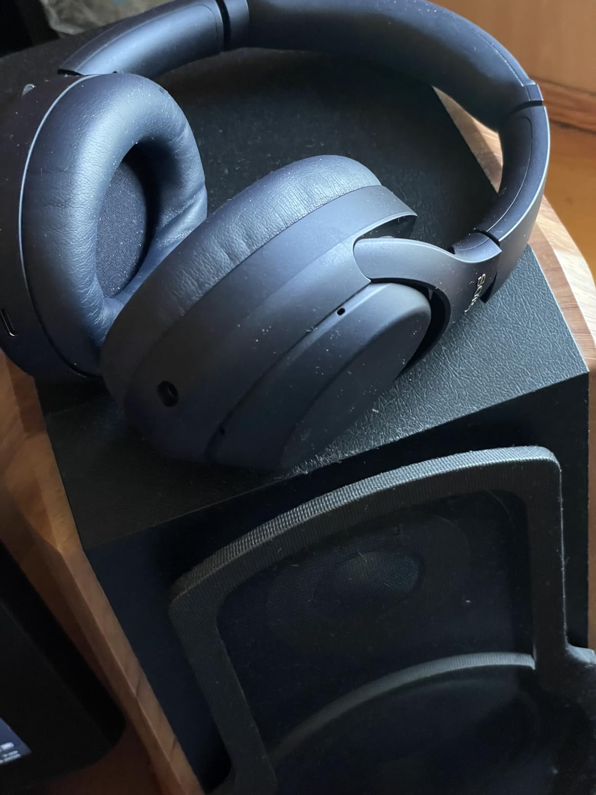 Sony WH-1000XM4 Wireless Premium Noise Canceling Overhead Headphones with Mic for Phone-Call and Alexa Voice Control, Black WH1000XM4 customer photo 1