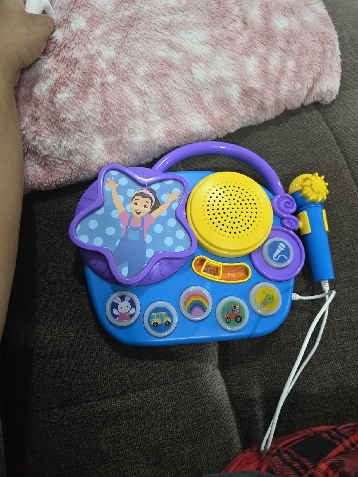 eKids Disney Frozen Karaoke Microphone with Bluetooth Speaker for Fans of Disney Toys, Kids Karaoke Machine with Built in Music customer photo 1