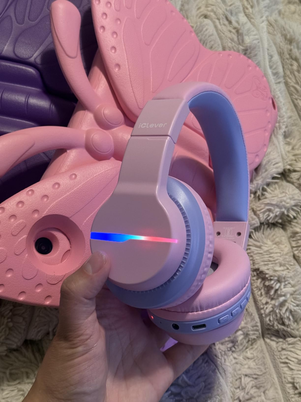 iClever BTH12 Kids Bluetooth Headphones 85H Playtime with LED Lights Travel customer photo 1