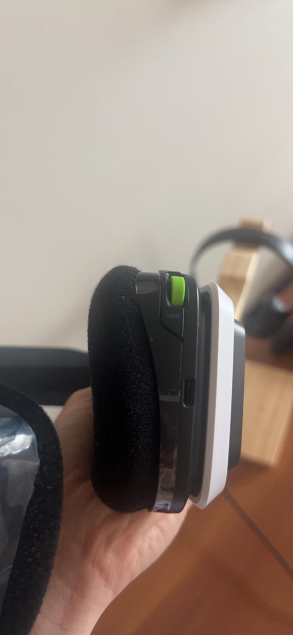 ASTRO Gaming Logitech G A20 Gen 2 Wireless Headset Xbox - White/Green customer photo 2