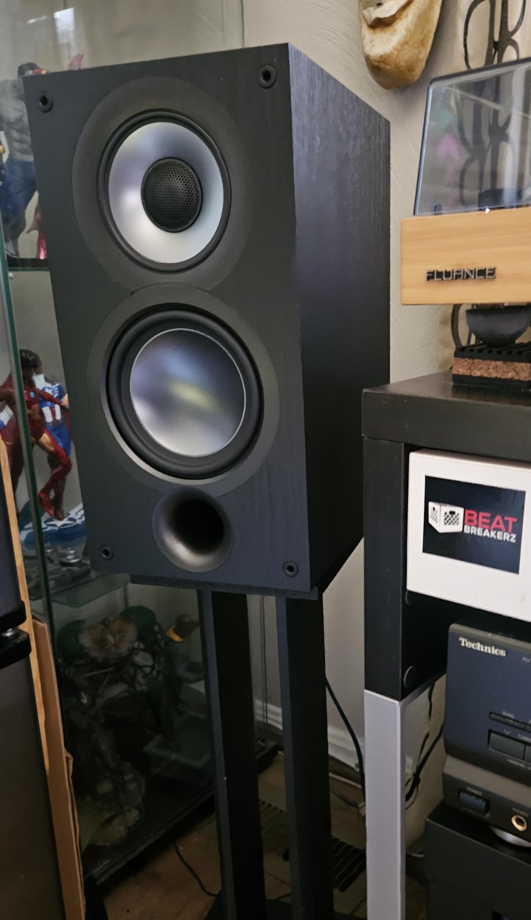 ELAC Uni-Fi 2.0 UB52 Bookshelf Speakers (Pair), Black (UB52-BK) customer photo 1